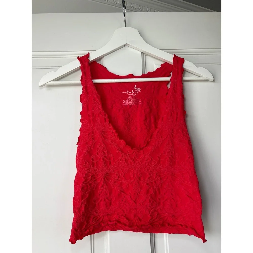 Free People Here For You Cropped Cami Tank Top M/L Red Textured Floral Lace - Picture 2 of 8